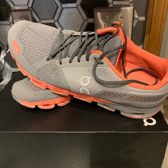 on cloud Shoes - ON Cloud Running Shoes size 10
